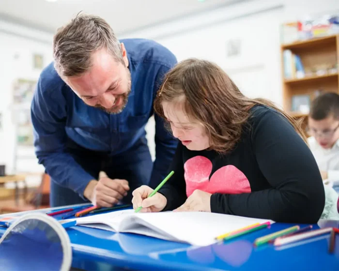 Estrategias de Intervención de Estudiantes con Necesidades Educativas Especiales - Imagen 1